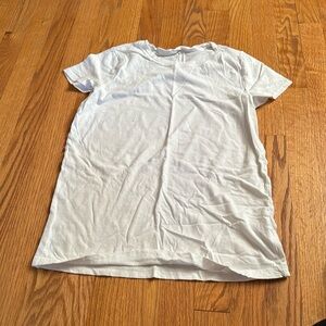 White tee shirt